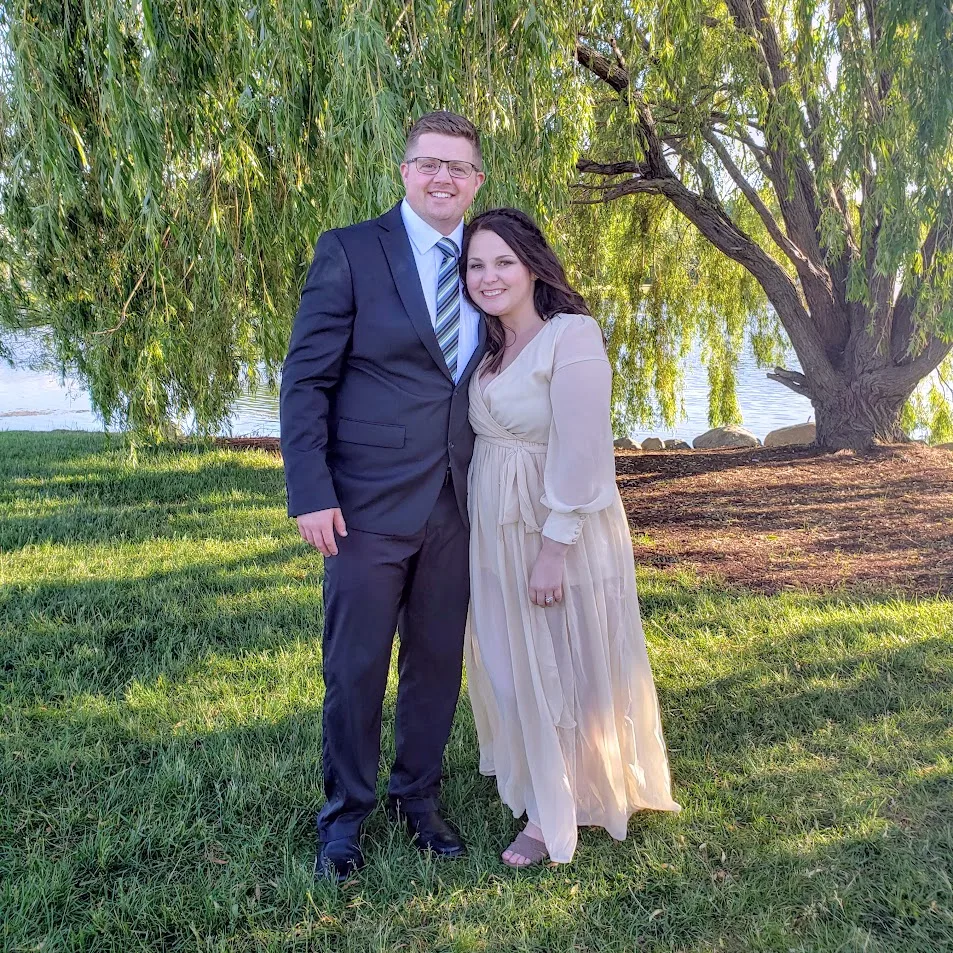 Elope in Coxhall Gardens, Carmel, Indiana.  Marry Me In Indy! LLC