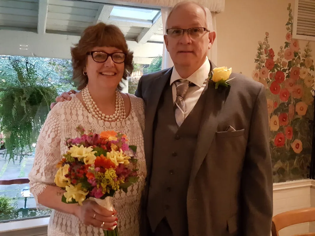 Elope in Indy! Marry Me In Indy LLC.  Elope Indy!  Indianapolis Wedding Officiant Services.